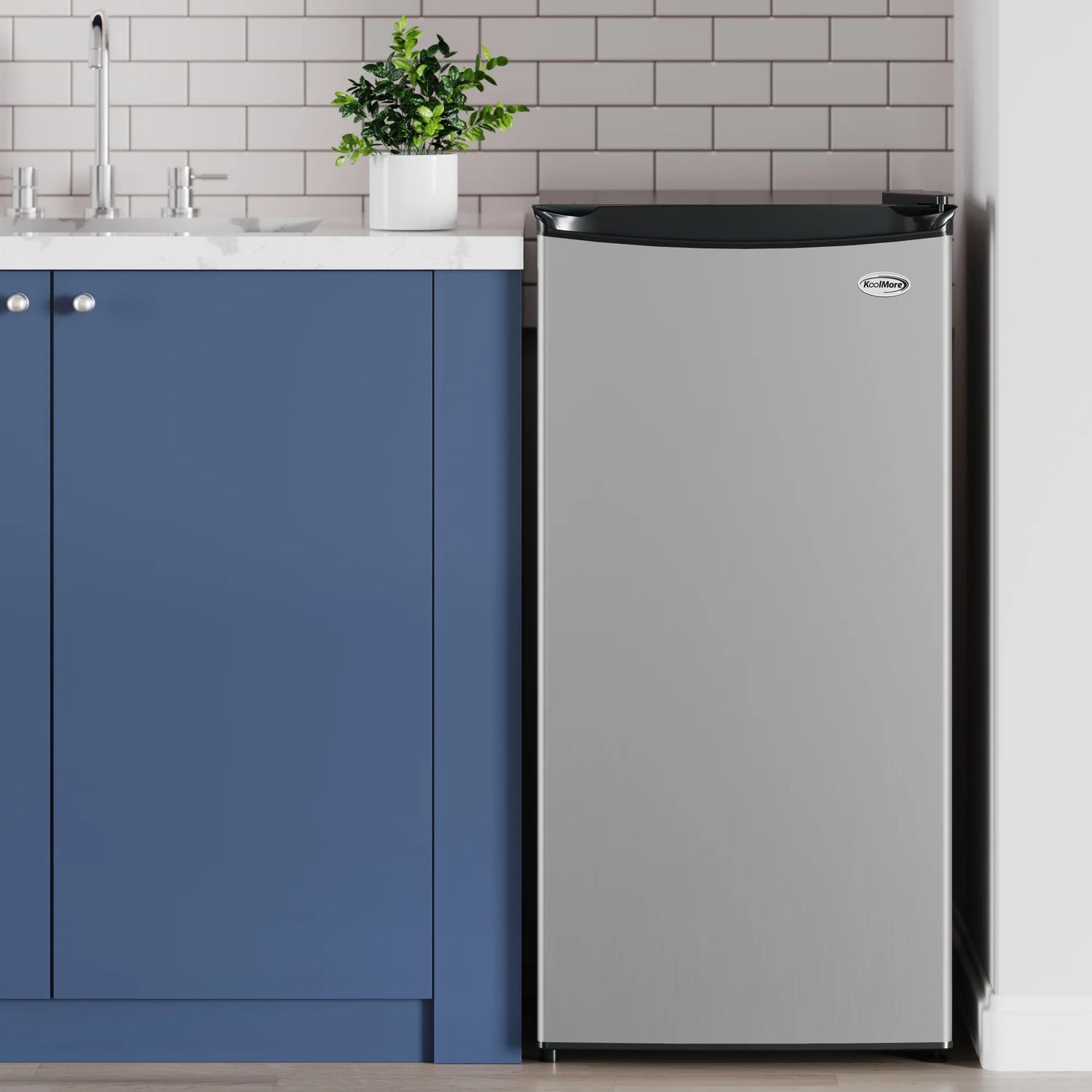 Convertible Refrigerator/Freezer 4.2 cu. ft. in Silver, 21 In.